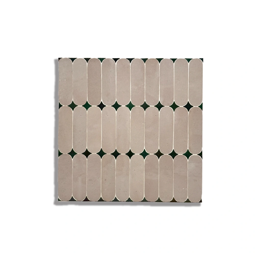“Nador Rhythm” – Earth Tones and Emerald Touches in Flowing Lines