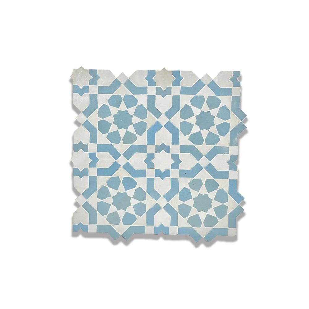 “Ketiani Azure” – Floraison andalouse en bleu ciel et blanc