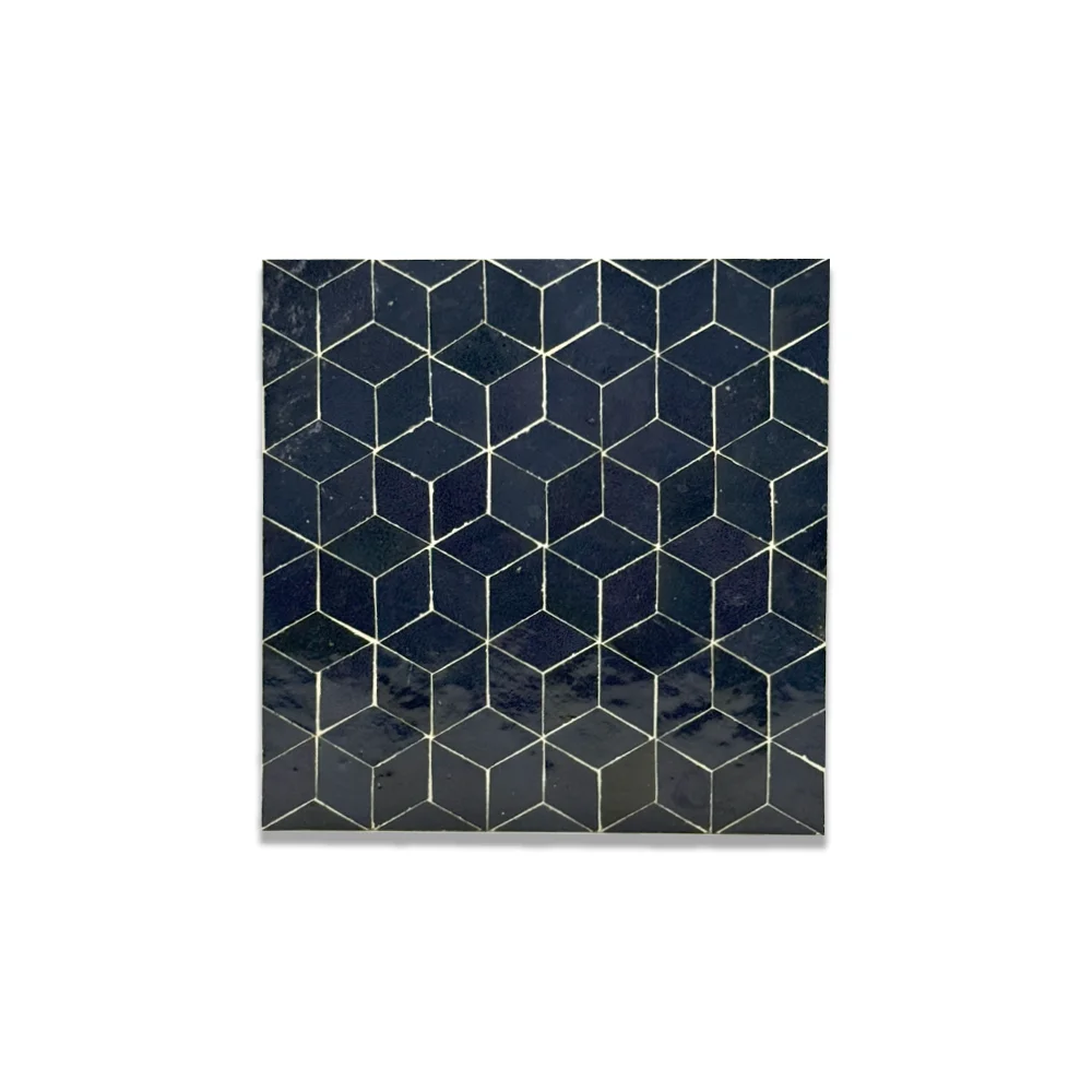 Nezak Midnight – Panneau de zellige à motif de cubes indigo profond
